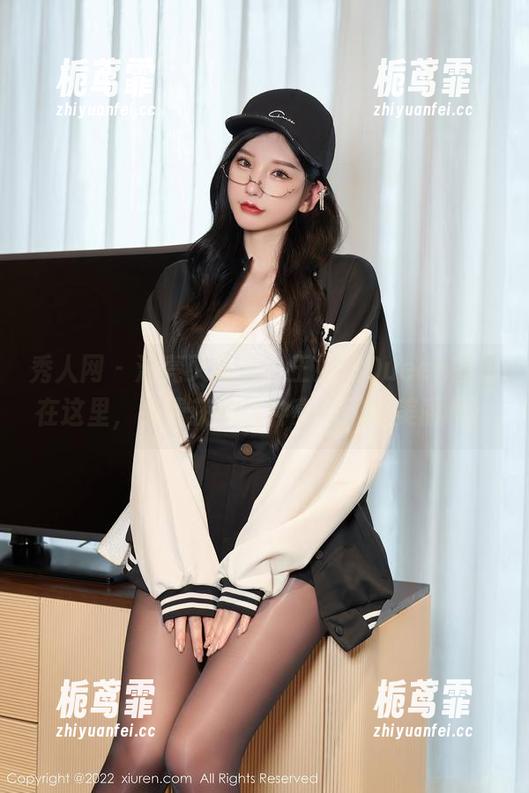 秀人网 - 油亮又迷人，王婉悠Queen图片在这里，免费获取这种亮闪闪的美丽吗？
