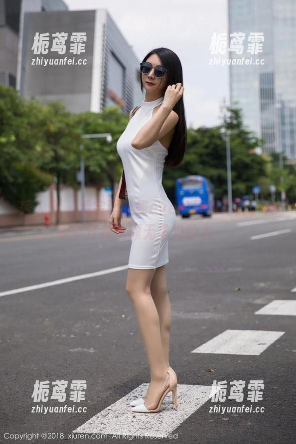 秀人网-雨儿酱eve 秀人网 - 看完雨儿酱eve的可爱写真,尝试公开我这颗无圣光的心……