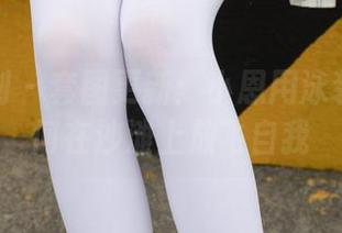 紧急企划 – 套图更新：小恩用泳装教你如何在沙滩上放飞自我