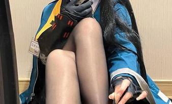 原图展示：绞肉姬与和服，严肃气氛中悄悄调皮的小反转。