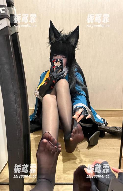 原图展示：绞肉姬与和服，严肃气氛中悄悄调皮的小反转。