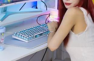 绮梦摄影 – 眼镜盖上了小艺的私房，透过镜片，似乎看到了另一番天地。