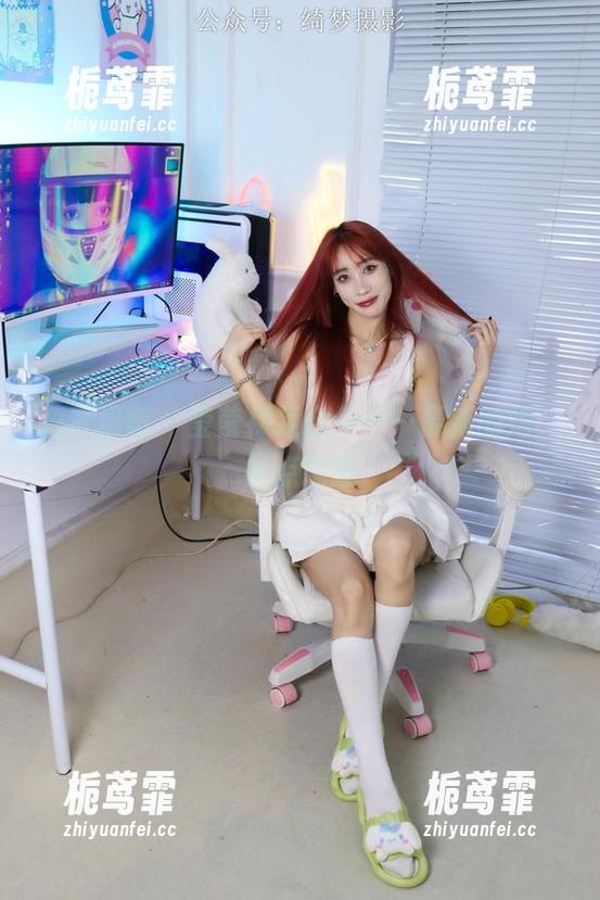 绮梦摄影-莹莹 绮梦摄影 - 莹莹裸足合集——最新的她,有点意思