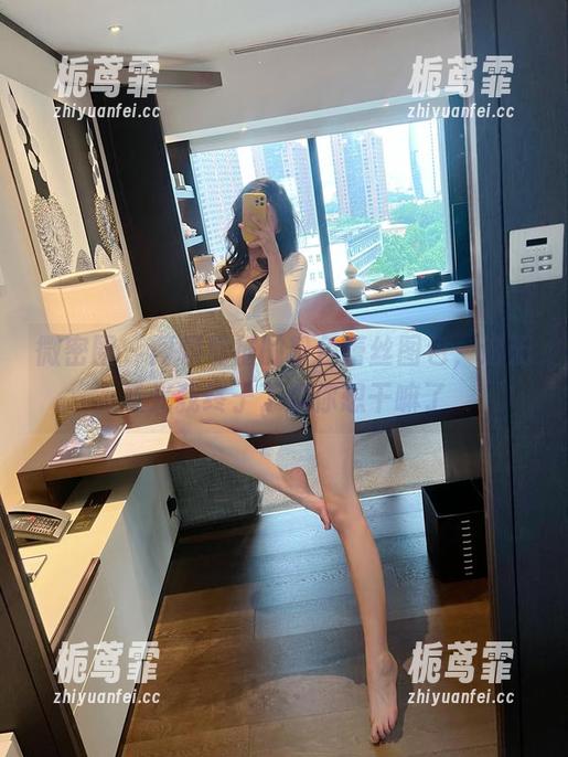 微密圈 - 闲聊葛征的粉色蕾丝图包，这无圣光我终于了解你想干嘛了