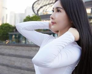 蜜桃社 – 每次看到沐子熙V的黑色美图，我的白色衬衫都开始抖擞了！