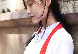 蜜桃社 – 美绪的比基尼写真让我想起我阴郁的衣柜，是时候找点颜色了，哈哈，海边很召唤啊。