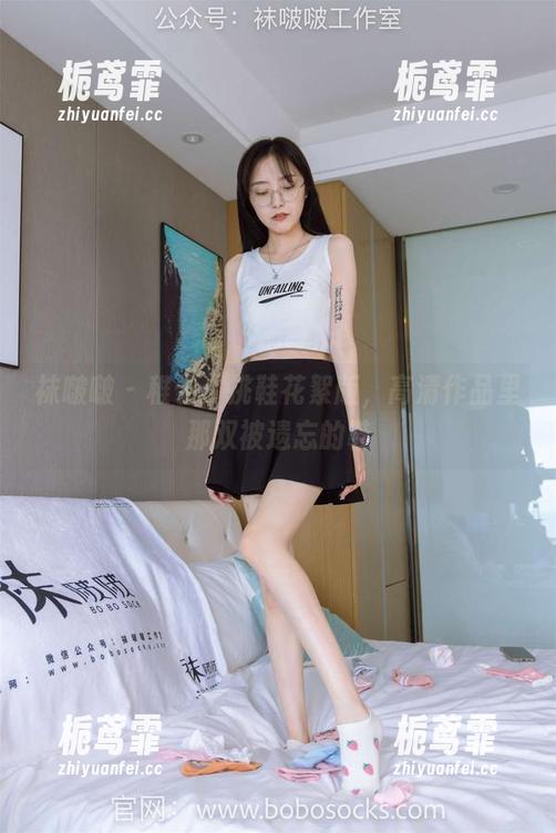 袜啵啵-稚予 袜啵啵 - 稚予:挑鞋花絮版,高清作品里那双被遗忘的鞋