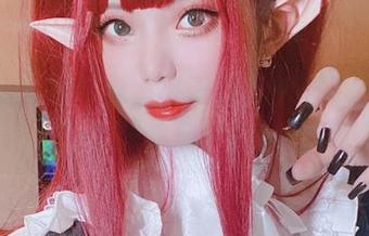 雪猫的高清摄影，终于让我看到了吉他妹妹的另一面