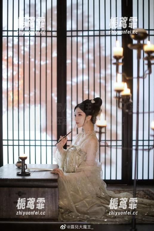 露儿大魔王 体操服合集:露儿大魔王,你说的“运动”是真心在运动吗?我好迷哦!