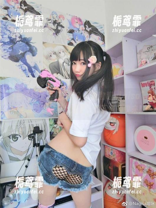 粉色的绳子还是灰丝？“魔物喵nigisa”这免费图包有点意思了，想下载的快来！