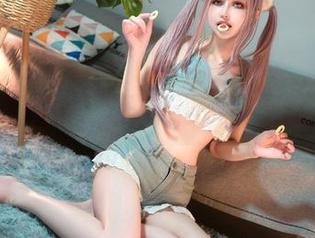 鹿八岁baby又来了，记得她那条白色围裙吗？资源别贪心。