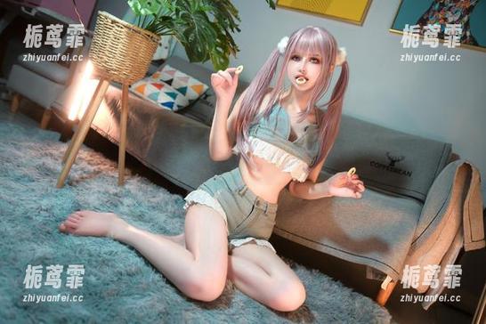 鹿八岁baby又来了，记得她那条白色围裙吗？资源别贪心。