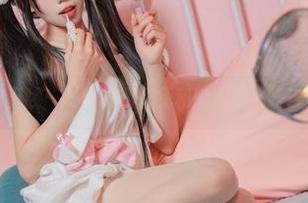 最新图包上线——黏黏团子兔和她那不太好说的姐姐。